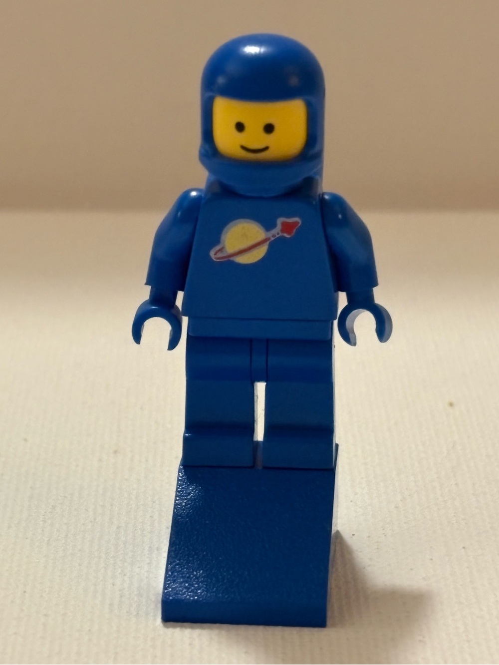 Vintage 1984 Classic Lego Minifigures Space Astronaut blue with air tanks helmet